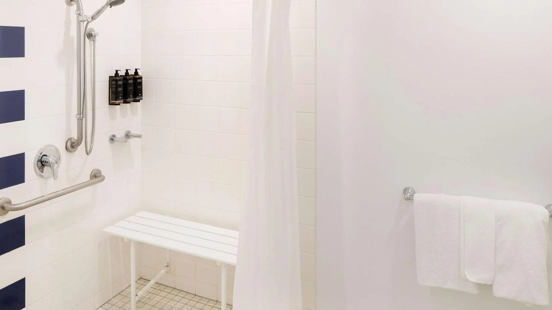 Mercure Brisbane Garden City Upper Mount Gravatt 4*,