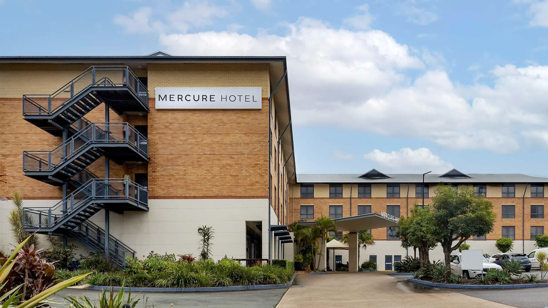Mercure Brisbane Garden City contacts